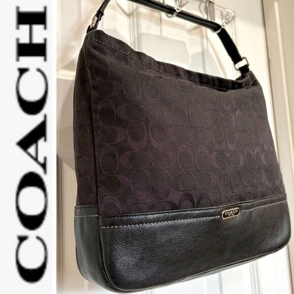 COACH - EUC Park Signature C Black Hobo with Leather Trim & Strap. BEAUTIFUL! - Picture 1 of 16